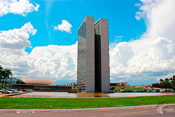 Brasília - Congresso Nacional - Vista da Praça dos Três Poderes