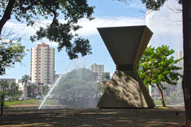 Goiânia - Bosque dos Buritis - Monumento à Paz