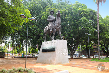 Goiânia - Monumento à Pedro Ludovico