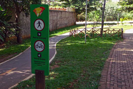 Goiânia - Parque Flamboyant - Pistas para caminhada e bicicletas