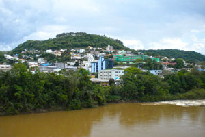 Vista panorâmico de Capinzal - Rio que separa Ouro de Capinzal
